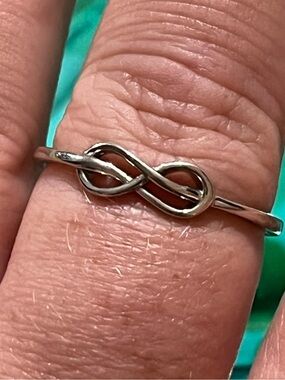Sterling Silver 925 Infinity Knot Size 9.75 Ring